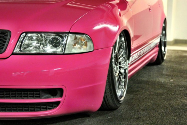Audi S4 – tief, breit, pink Bild 1