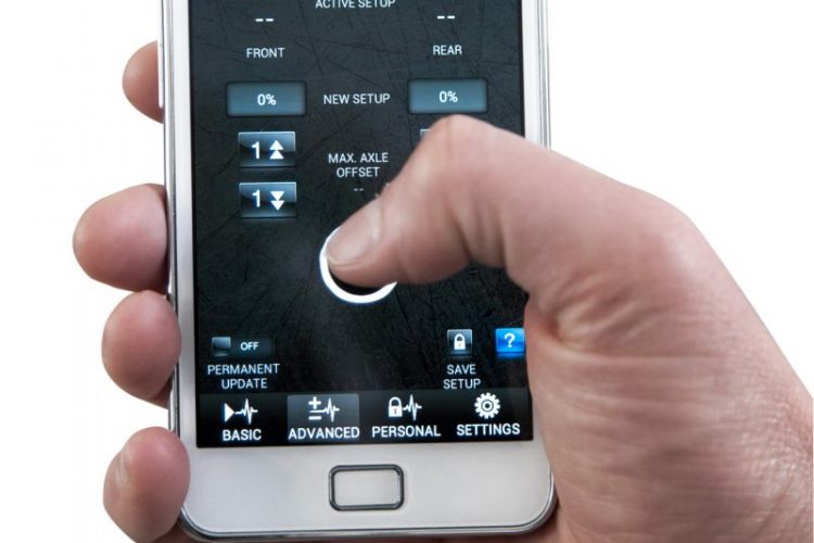 Dämpung anpassen leicht gemacht: Das KW-Paket lässt sich im Mercedes C63 AMG Black Series via App steuern