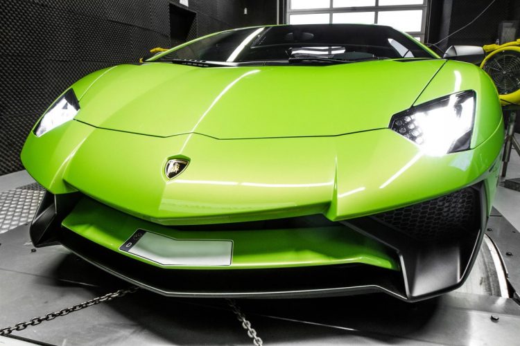 Frontansicht des Lamborghini Aventador Supervelocé.