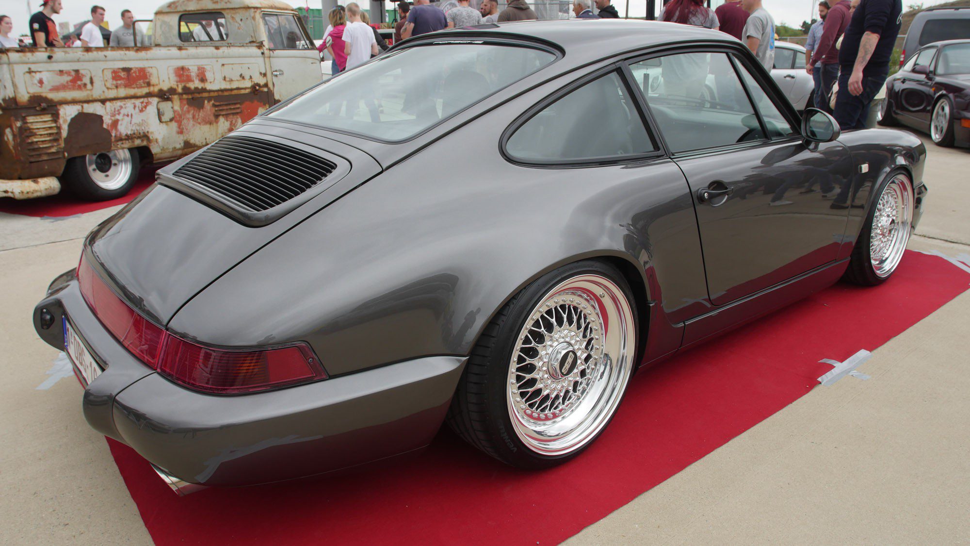 Seitenansicht des Porsche 964