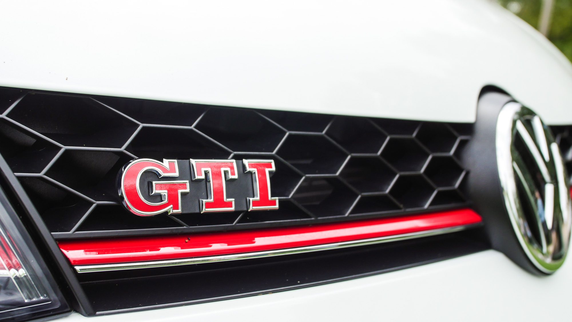 Wabengrill des VW Golf VII GTI