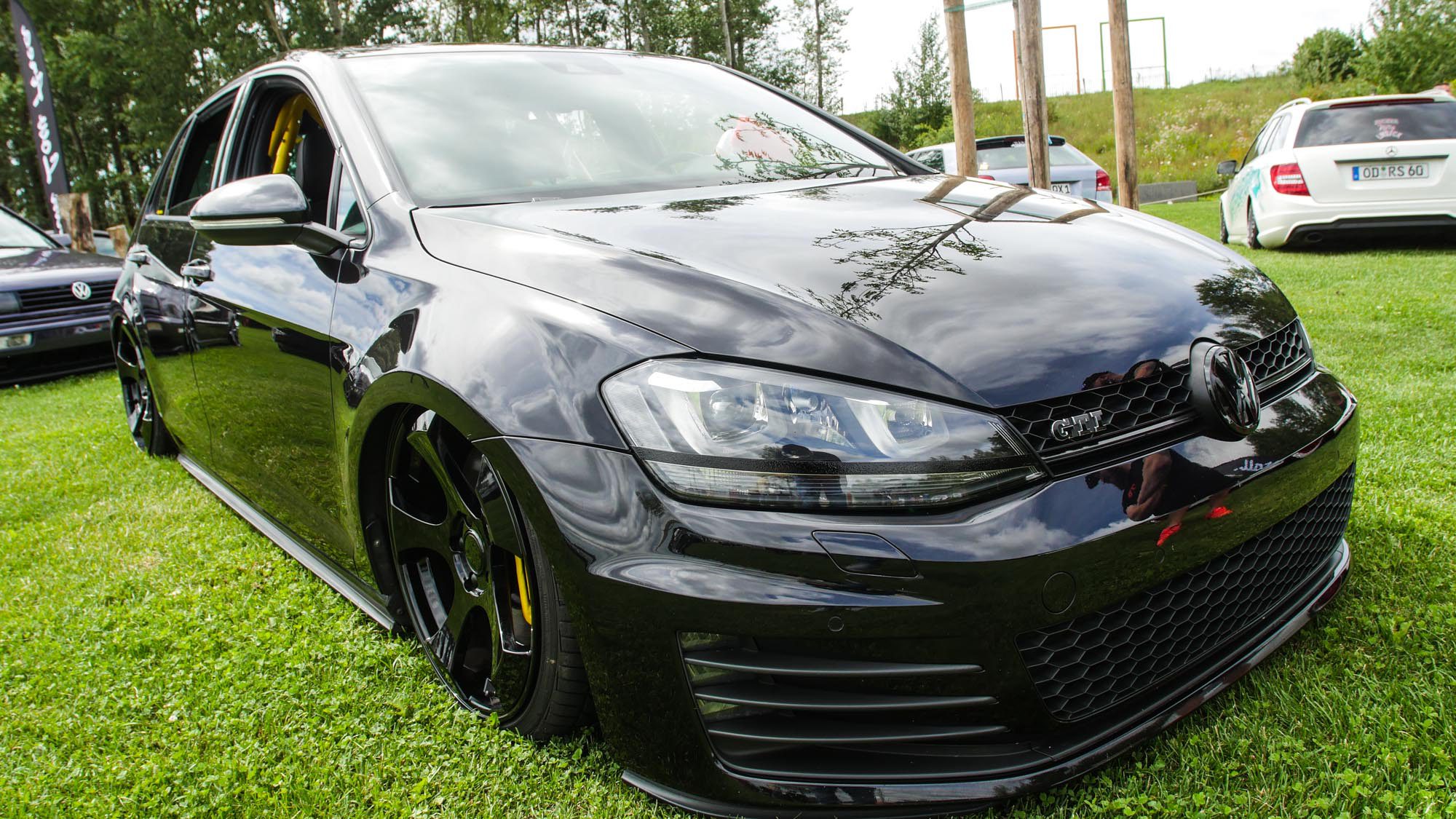 Black Beauty: VW Golf VII GTI