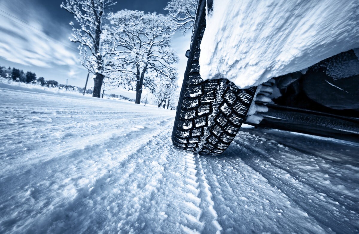 Bei der Kälte auf genug Frostschutz fürs Auto achten