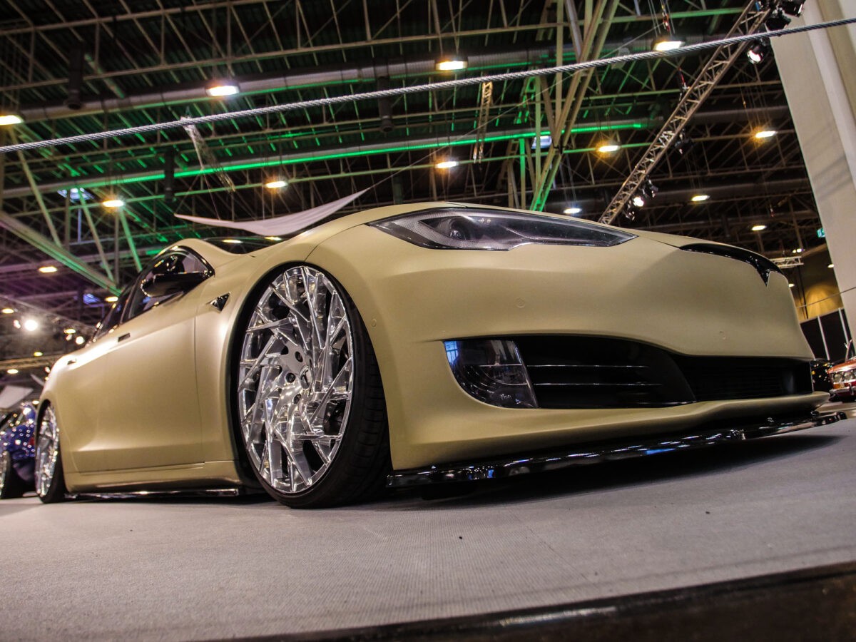 Tesla Model S Tuning auf der Essen Motor Show 2021